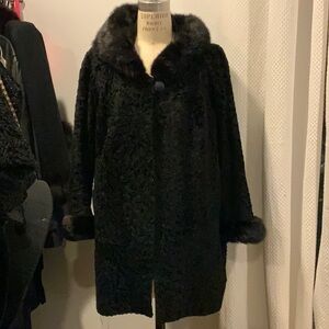 Mink Elegant Black Fur Coat